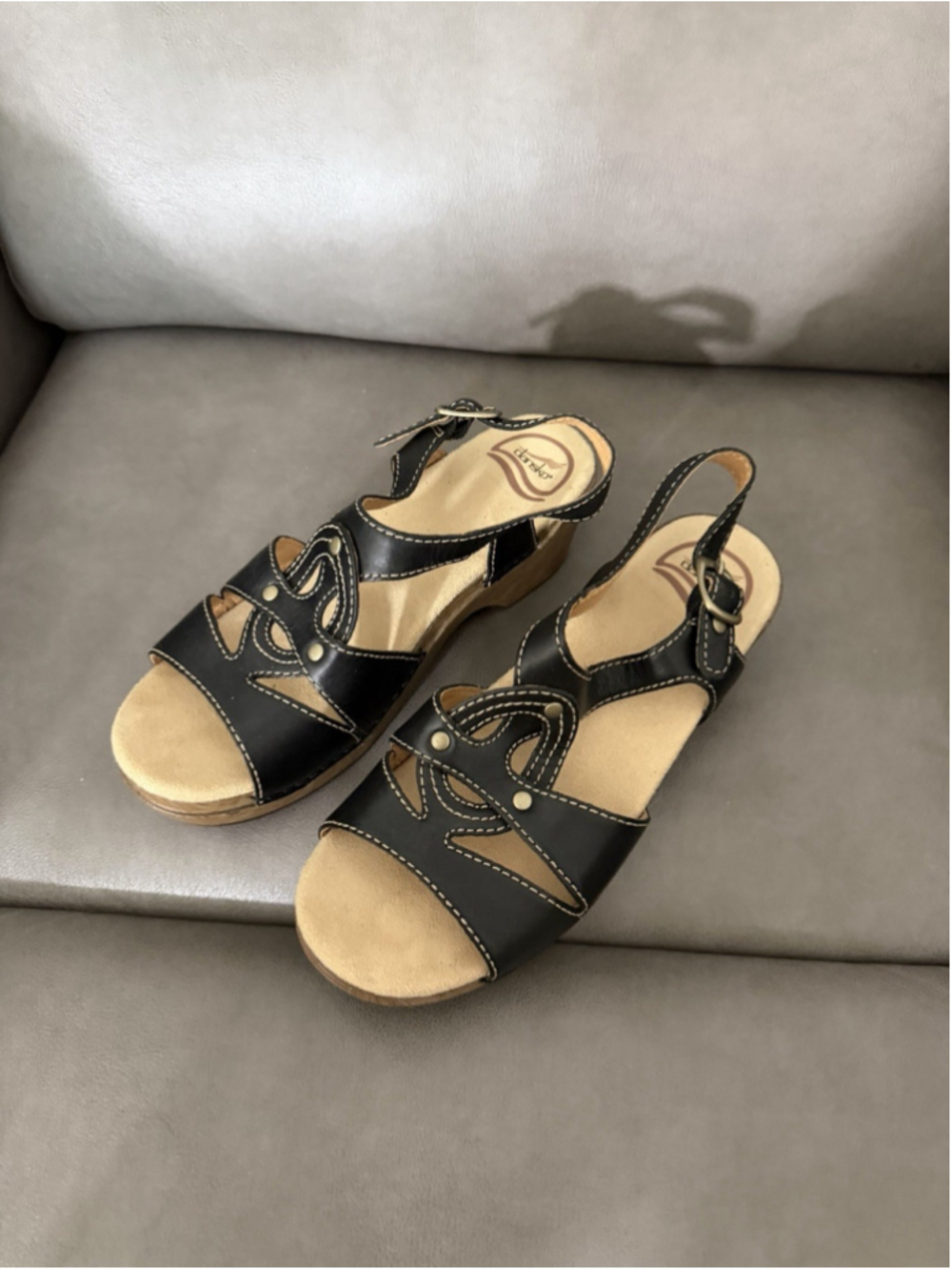 WOMEN’S DANSKO CLOG SANDALS SHOES SIZE 38 EU BLACK BEIGE STRAP ON WEDGES - Picture 2 of 7
